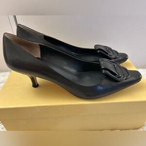 Max Studio black leather pumps